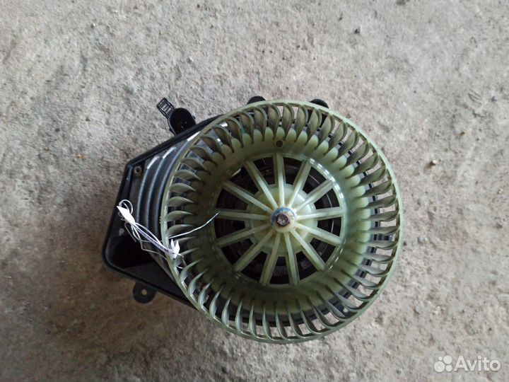 Моторчик печки VW Passat b5+ под климат