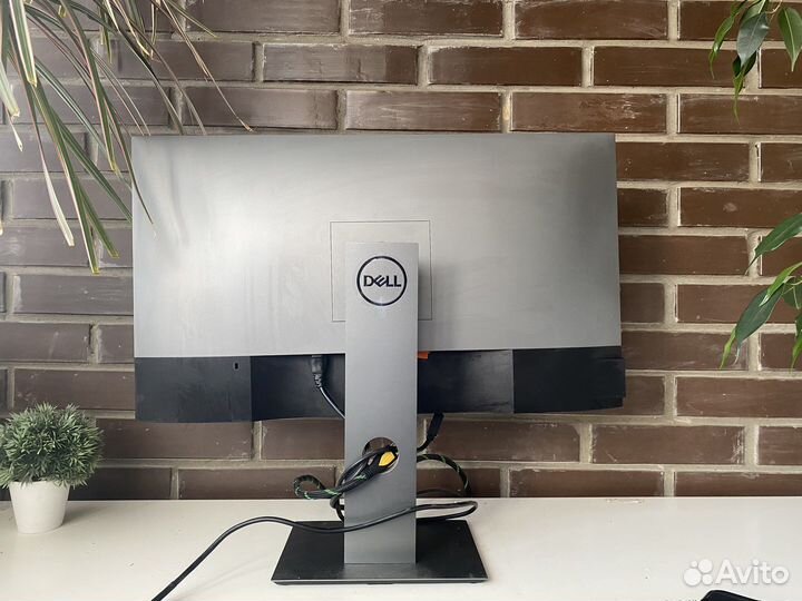 Монитор Dell U2721DE 27