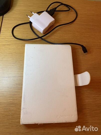 Электронная книга Digma t700