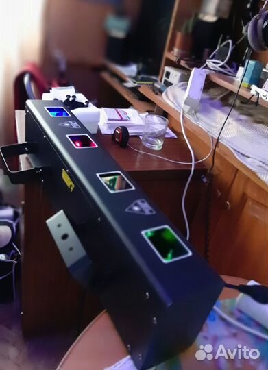 Система лазерного шоу rgby с четырьмя линзами