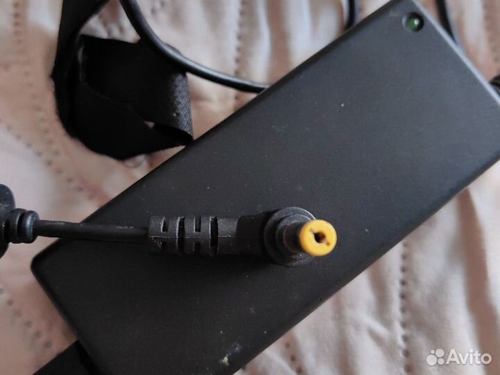 Зарядное для ноутбука