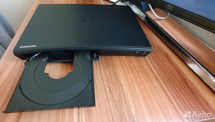 Видеоплеер Blu-ray Samsung BD-J5500