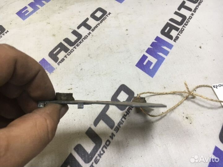 Кронштейн звуковых сигналов Митсубиси Лансер 9