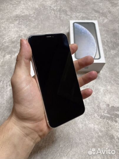 iPhone Xr, 64 ГБ