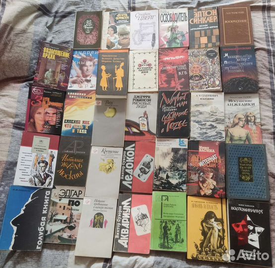 Различые книги в ассортименте