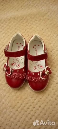 Босоножки для девочки новые