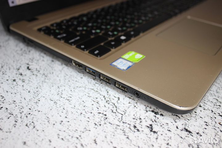 Ноутбук asus на Core i3-7020U/ MX110/ Full Hd