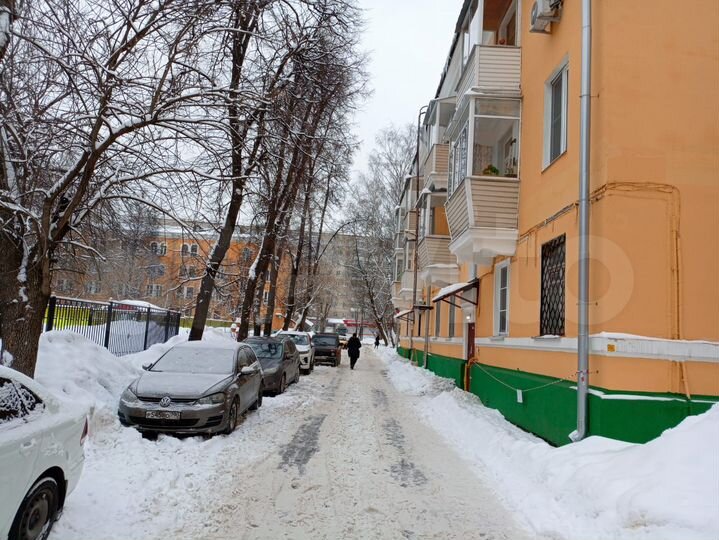 Комната 32,7 м² в 3-к., 1/3 эт.