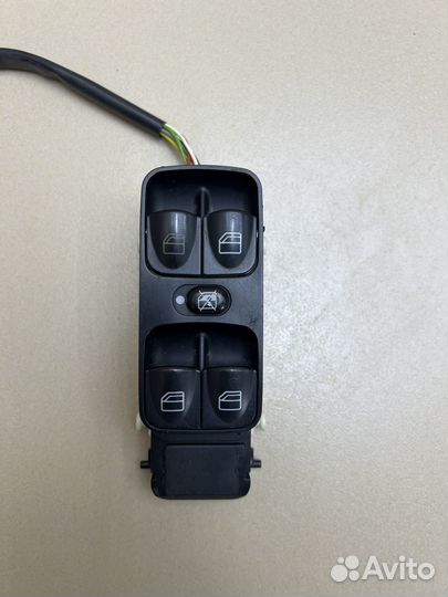 Блок и кнопки стеклоподъемника Mercedes W203