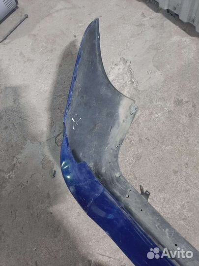 Задний бампер toyota prius 20