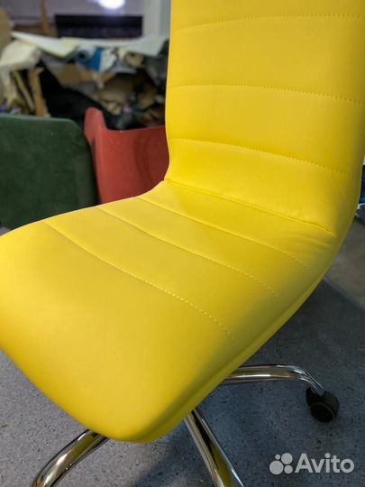 Офисное кресло