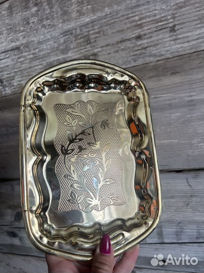 Поднос латунный