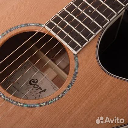Электро-акустическая гитара Cort - массив