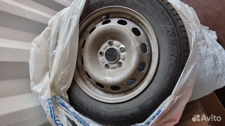 R15 Michelin Energy Saver + 195/65, PCD 5x108 DIA 63.3