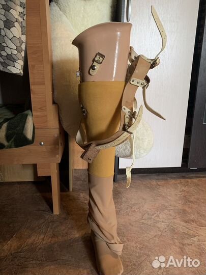 Протез левой ноги выше колена