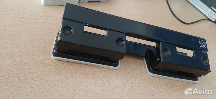 Дырокол двойной