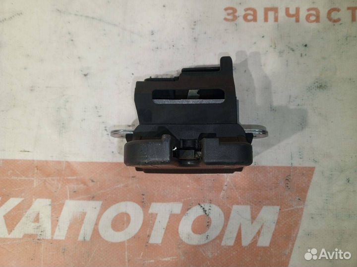 Замок багажника Volkswagen Tiguan 2009 3C9827645A