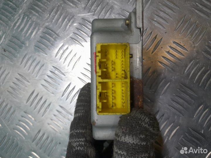 Блок управления Airbag SRS Mitsubishi Galant 8