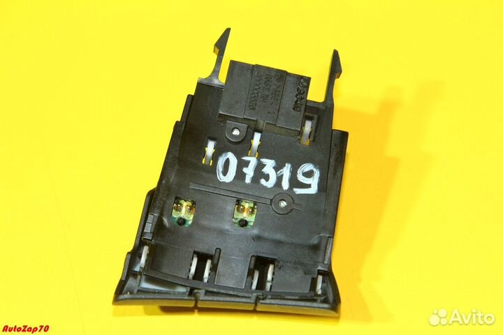 Nissan Patrol (Y62) Кнопка регулировки подсветки п