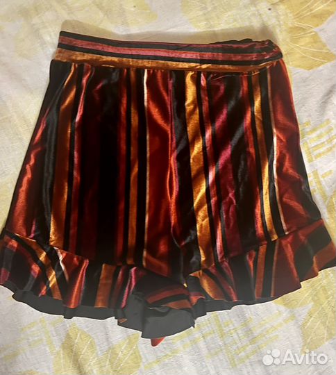 Шорты бархатные 44