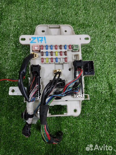 Блок предохранителей салонный Toyota RAV4 A2 2005