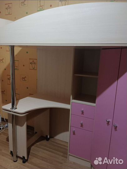 Детская кровать чердак со столом, шкафом и ящиками