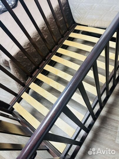 Кровать с матрасом