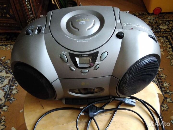 Радиомагнитола