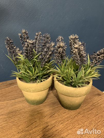 Искусственные цветы в керамогоршке. Цена за 2 шт