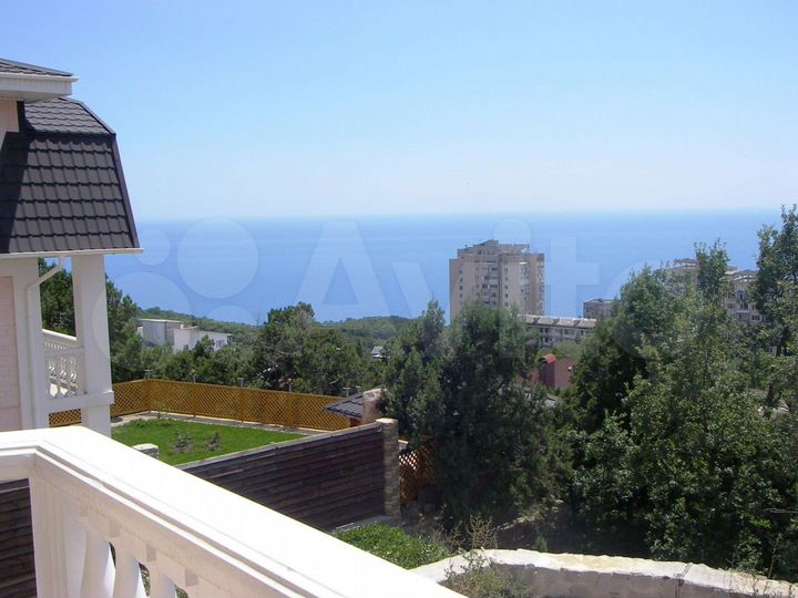 Дом 400 м² на участке 12 сот.