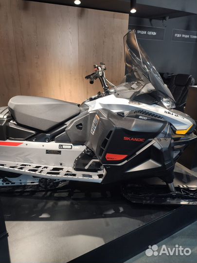 BRP Ski-Doo Skandic sport 600 EFI