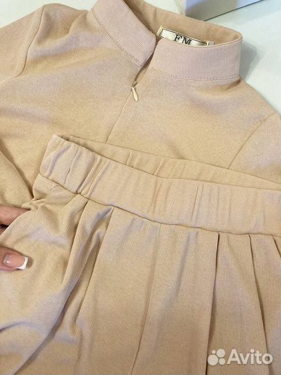 Костюм женский новый