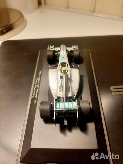 Модель автомобиля болид Формулы 1, Мерседес