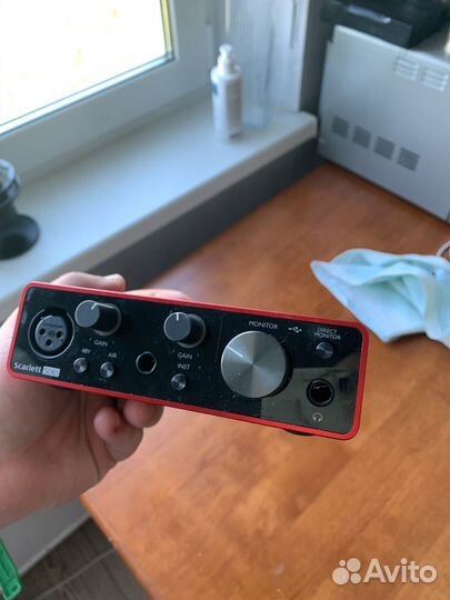 Звуковой аудиоинтерфейс focusrite scarletsolo