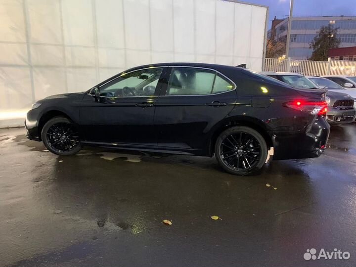 Toyota Camry 2.0 CVT, 2023