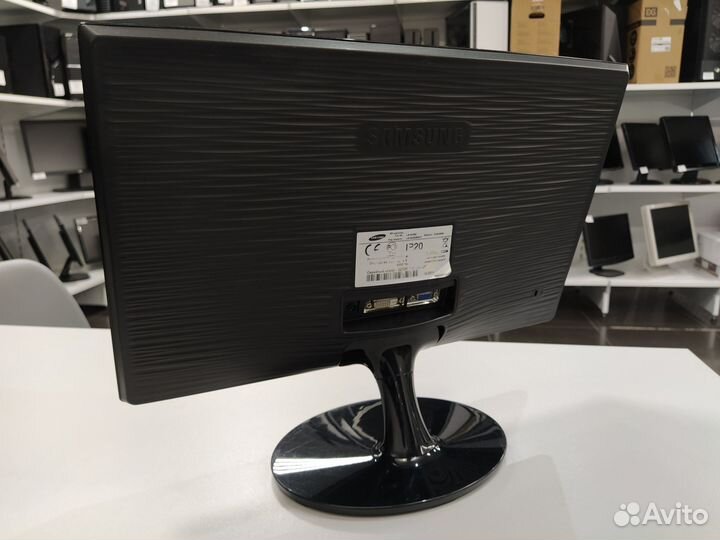 Монитор Samsung 19