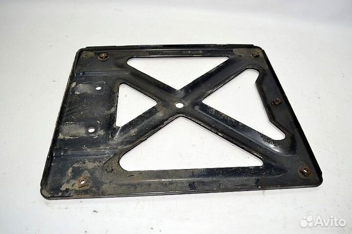 Кронштейн крыла переднего моста, правый volvo FH