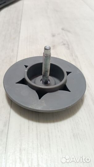 Крепление запасного колеса