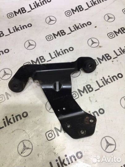 Кронштейн блока клапанов задний Mercedes-Benz