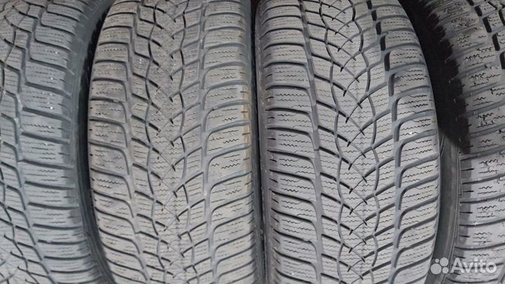 Goodyear UltraGrip Performance 2 235/45 R17 97V