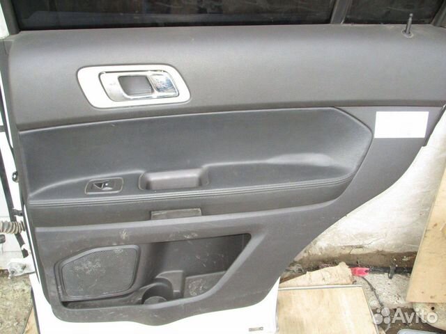 Обшивка двери задней правой Ford Explorer 5 (U502)