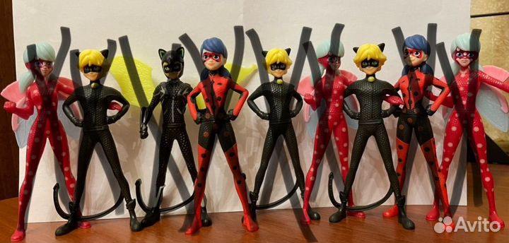 Фигурки ледибаг и супер-кота из киндер макси