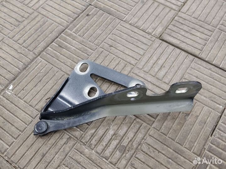 Петля капота правая Opel Astra H