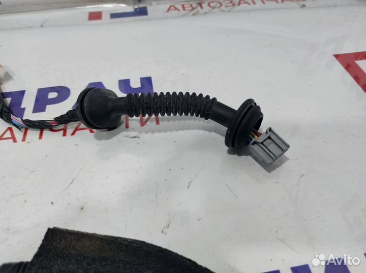 Проводка двери задней правой Toyota Highlander 2 82153-48140