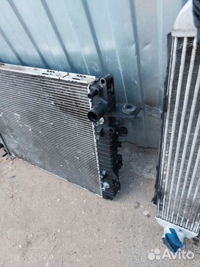 Радиатор охлаждения. Land Rover Discovery 3