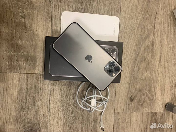 iPhone 11 Pro, 64 ГБ