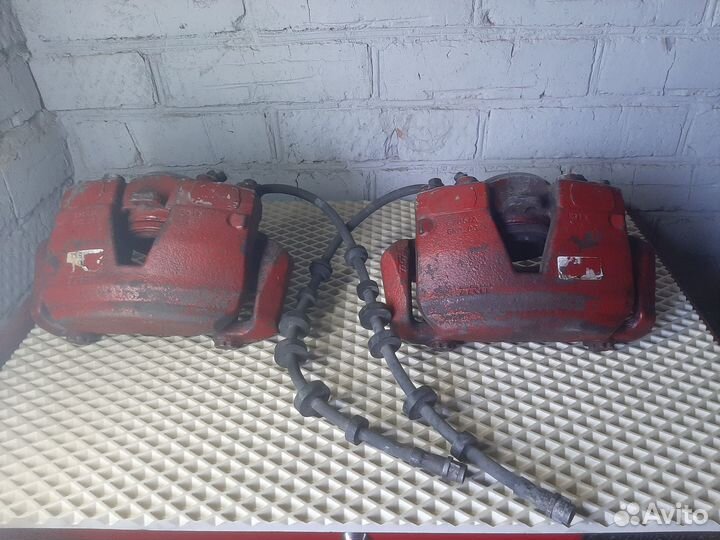 Audi Q5 Передний тормозной суппорт