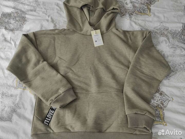 Новый спортивный костюм на подростка