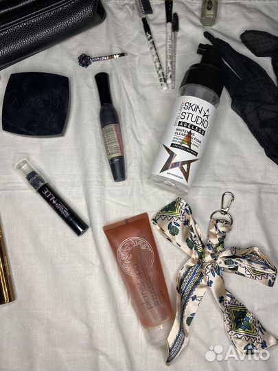 Набор косметики,сумка, бижутерия,перчатки,заколки