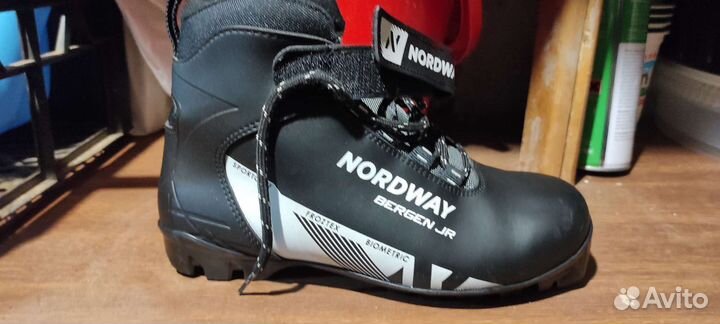 Лыжные ботинки